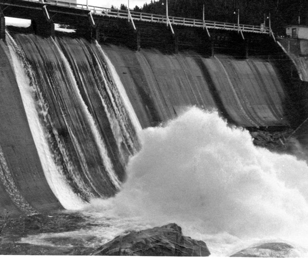 Dam spillage